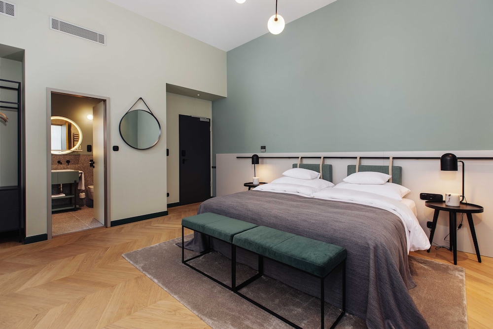 Alice Hotel