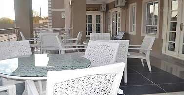 South Court Inn