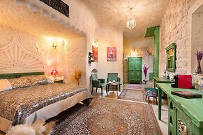 Acer Cave Hotel