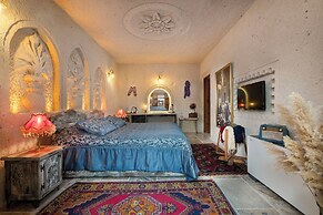 Acer Cave Hotel