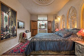 Acer Cave Hotel