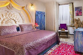 Acer Cave Hotel
