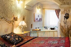 Acer Cave Hotel