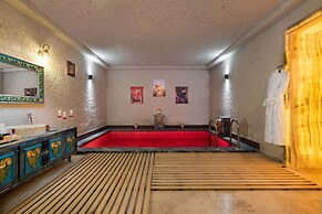 Acer Cave Hotel