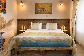 Acer Cave Hotel