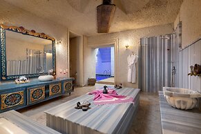 Acer Cave Hotel