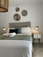 Olive & Ivy Guest House