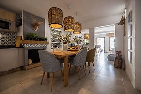 Olive & Ivy Guest House