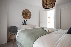 Olive & Ivy Guest House
