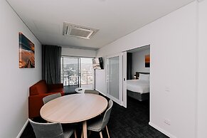 Tom's Court Hotel