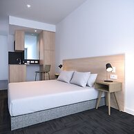 Tom's Court Hotel