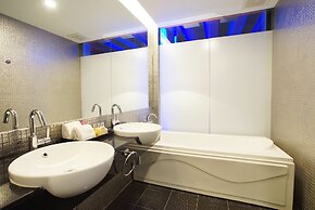 Maison Boutique Theme Hotel