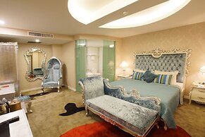 Maison Boutique Theme Hotel