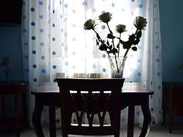 Yellow Room - B b S Elia
