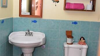 Room in B&B - Cancun Guest House 1