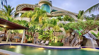 Fully Staffed, Beach Frontage Luxury Villa