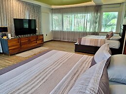 Fully Staffed, Beach Frontage Luxury Villa