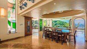 Fully Staffed, Beach Frontage Luxury Villa