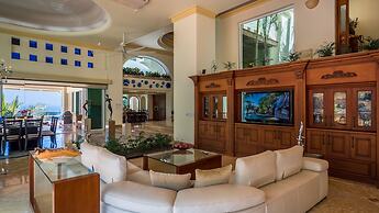 Fully Staffed, Beach Frontage Luxury Villa