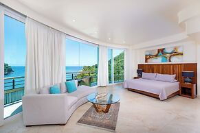 Fully Staffed, Beach Frontage Luxury Villa