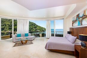 Fully Staffed, Beach Frontage Luxury Villa