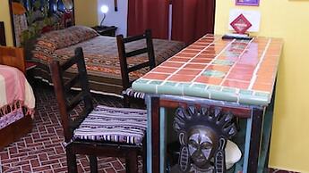 Room in B&B - Cancun Guest House 2