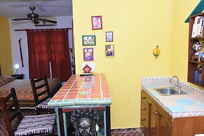 Room in B&B - Cancun Guest House 2