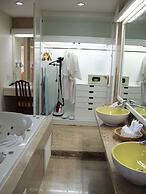 V Verve Service Apartment Hotel