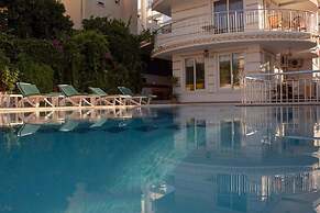 Un Side Apart Hotel