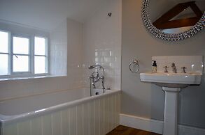 Darly Cottage
