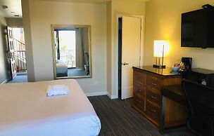 Moonlight Beach Motel