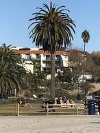 Moonlight Beach Motel