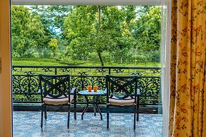 MAYFAIR Tea Resort
