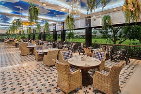 MAYFAIR Tea Resort