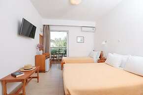 Three Stars Beach Hotel