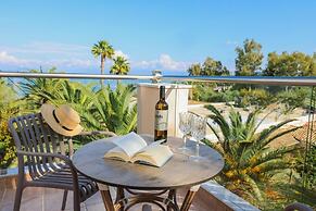 Three Stars Beach Hotel