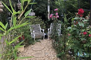 Cozy Nook Boutique Cottage