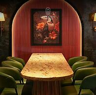 H n M The Boutique Hotel