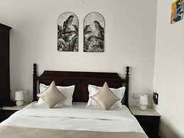 H n M The Boutique Hotel