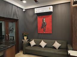 H n M The Boutique Hotel