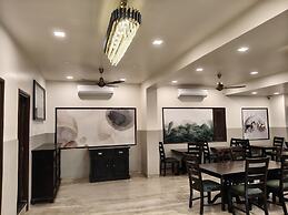 H n M The Boutique Hotel