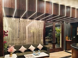 H n M The Boutique Hotel