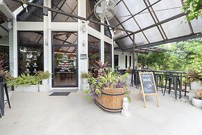 OYO 75378 Thawapee Resort