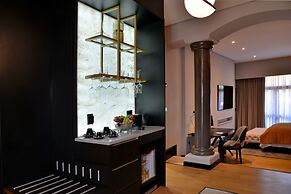 Apogee Boutique Hotel & Spa