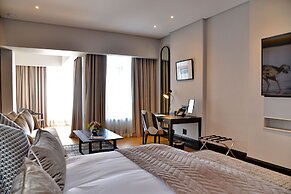 Apogee Boutique Hotel & Spa