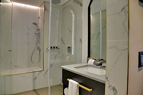 Apogee Boutique Hotel & Spa