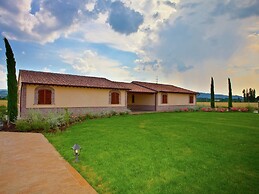 Villa in Cannara With Assisi Views