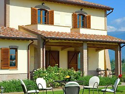 Villa in Cannara With Assisi Views