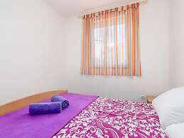 Seaside Apartment in Mandre