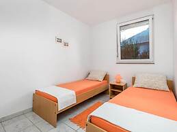 Seaside Apartment in Mandre